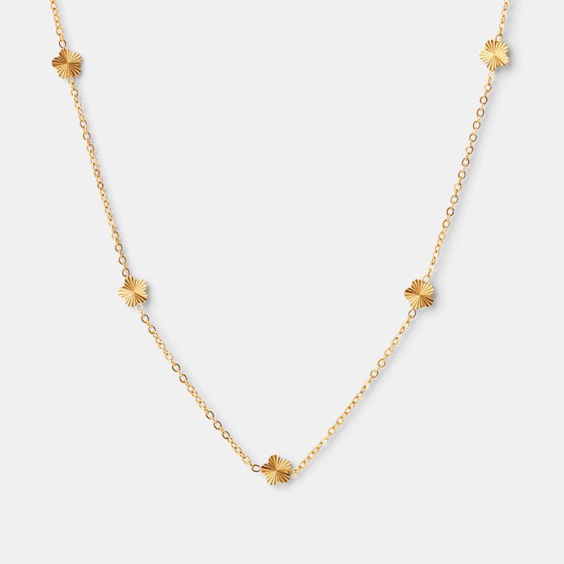Elegant Halskæde med Blomster i 18K Guldbelægning