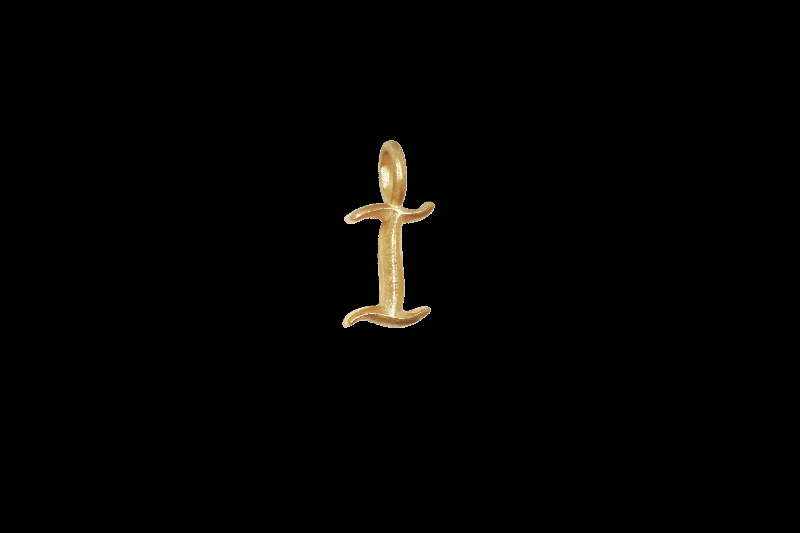 IX Letter Ice Charm - Personligt Smykke i Guld