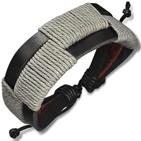 Unikt læderarmbånd i sort med grå bomuldssnor