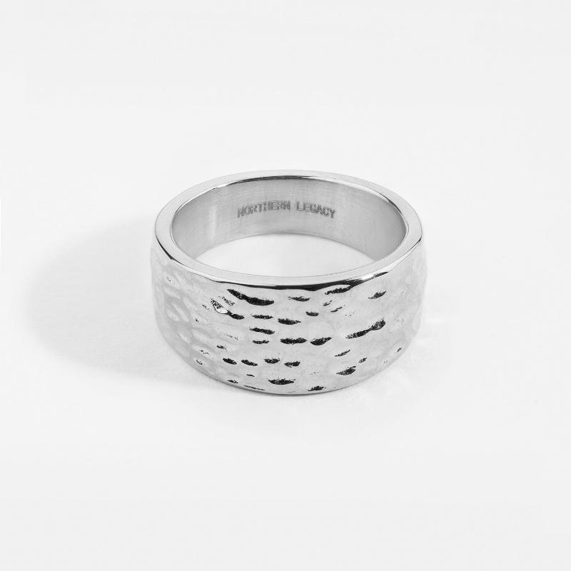 Hammered Signature - Sølvtonet Ring til Mænd - Unik Stil