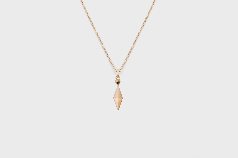Ix Spear Pendant Halskæde i Sølv - Elegant Design