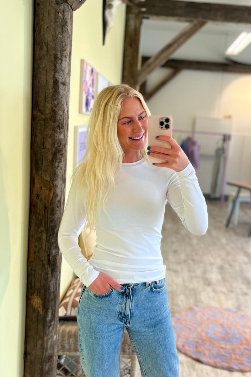 A-view – Hvid Bluse – Stabil Top til Udsalg