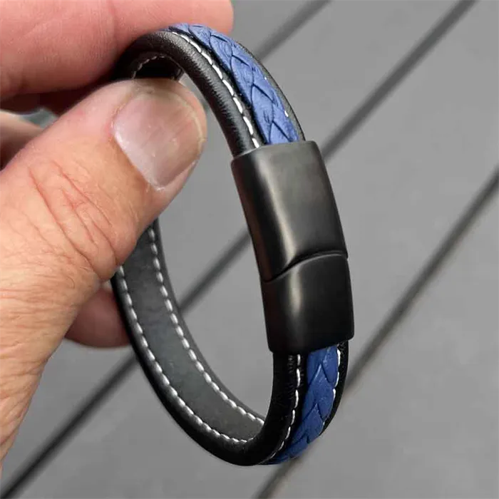 Blå Læderarmbånd med Flet og Magnetlås - Stilfuld Herreaccessory