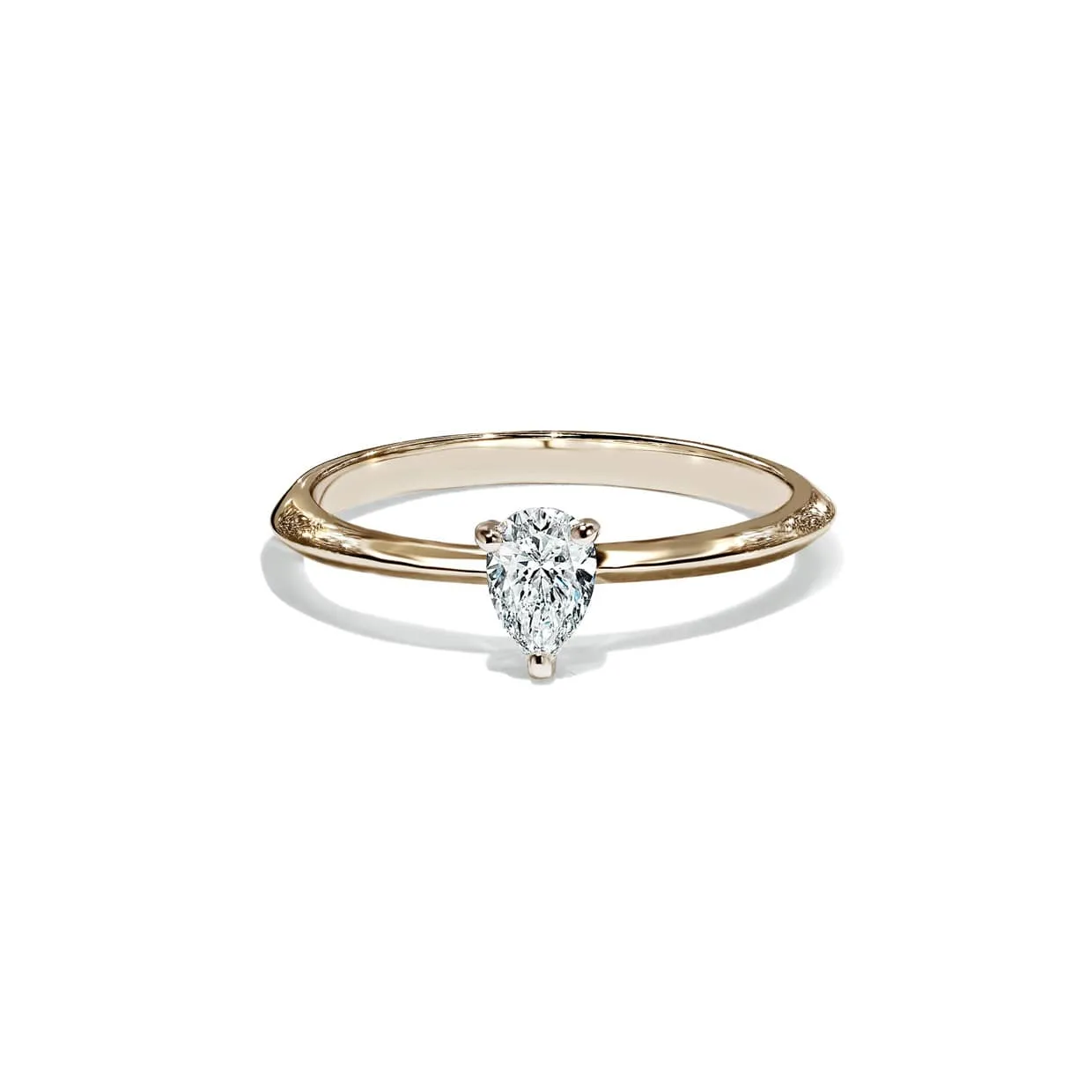 Como Solitaire Pære Cut Diamant Forlovelsesring i Guld