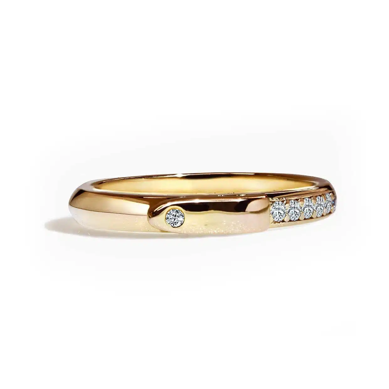 Equestrian Ring med Sten - Forgyldt Elegance til Hende