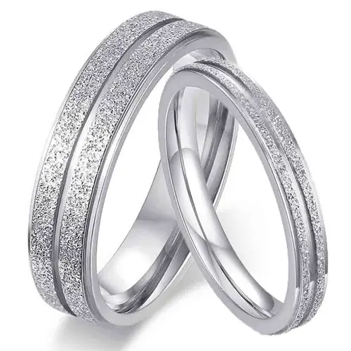 Sandbørstet Forlovelsesring i Ædelstål - Elegant Design