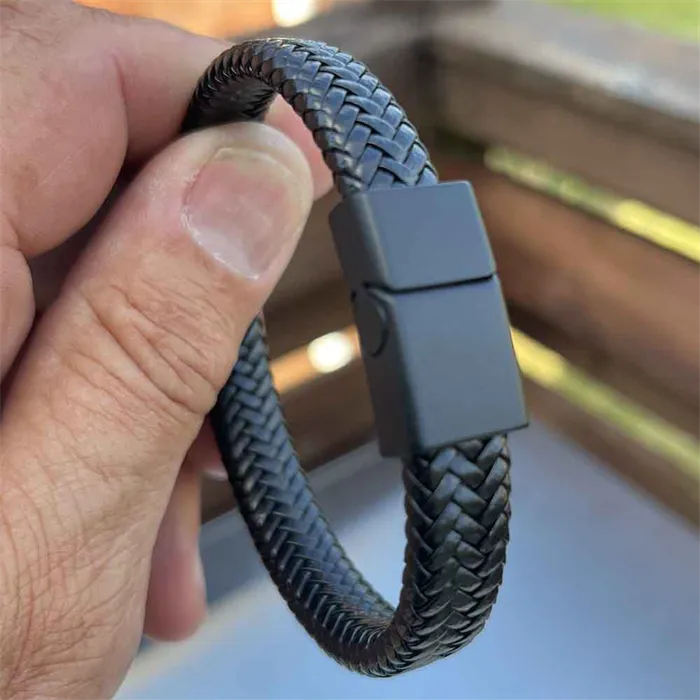 Sort Fiber Armbånd med Stållås - Hurtig Levering!