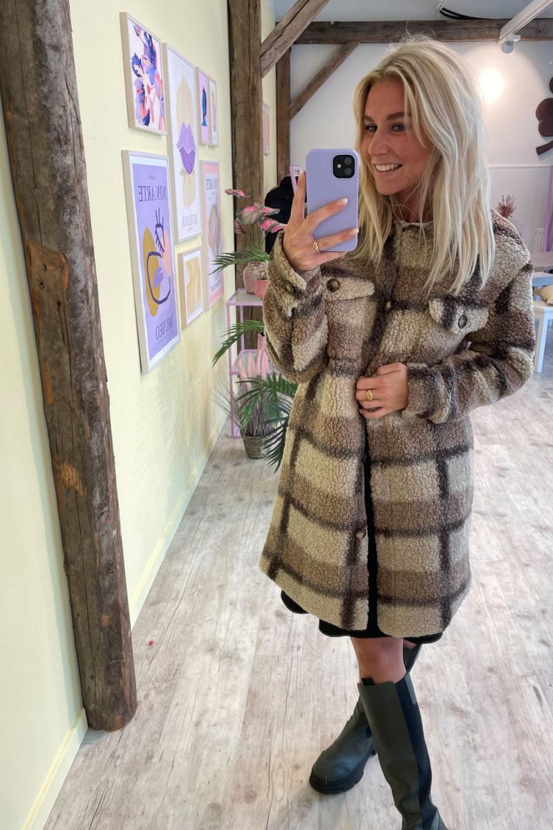 Jdy - Oversize Teddy Jakke i Brune Nuancer - Udsalg