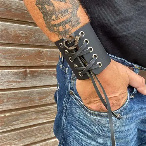 Rock Læderarmbånd i Sort - Stærkt og Stilfuldt Smykke