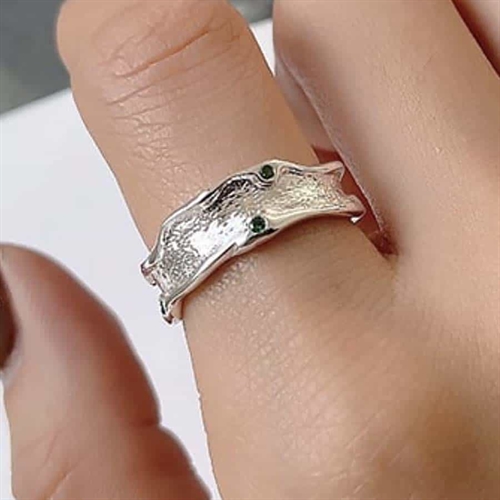 Chloris Sølv Ring med Grønne Sten - Justerbar Design