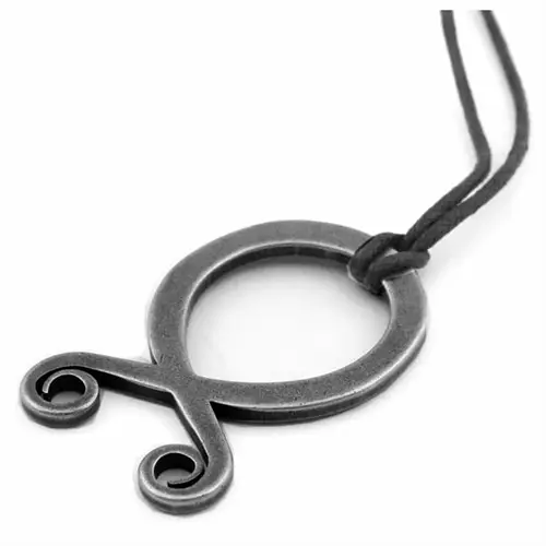 Viking Rune Halssmykke i Oxyderet Stål - Hurtig Levering