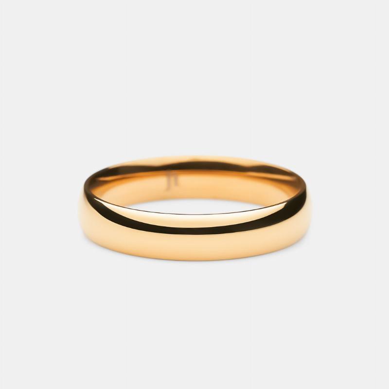 Delikat Ring i 18k Guldbelagt Stål - Tidløst Smykke