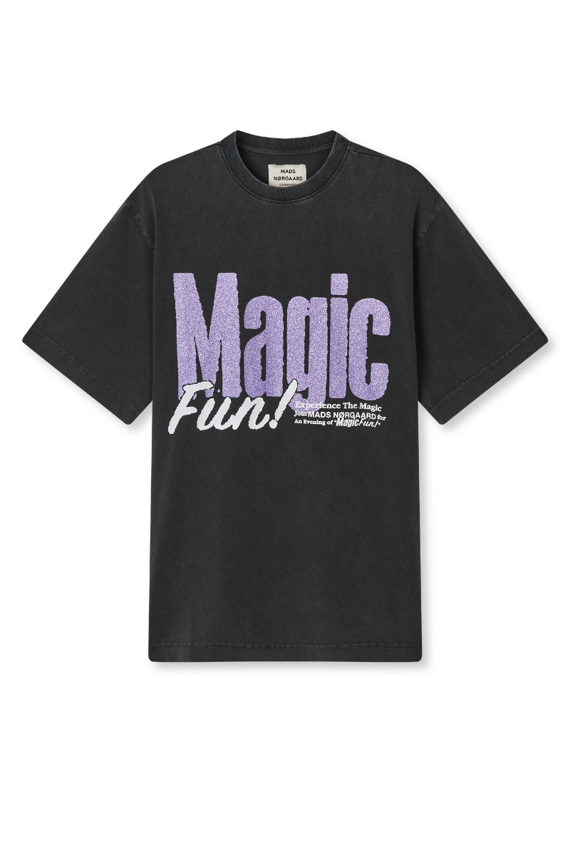 Mads Nørgaard T-shirt med "Magic" Print - Blackpurple Jewel