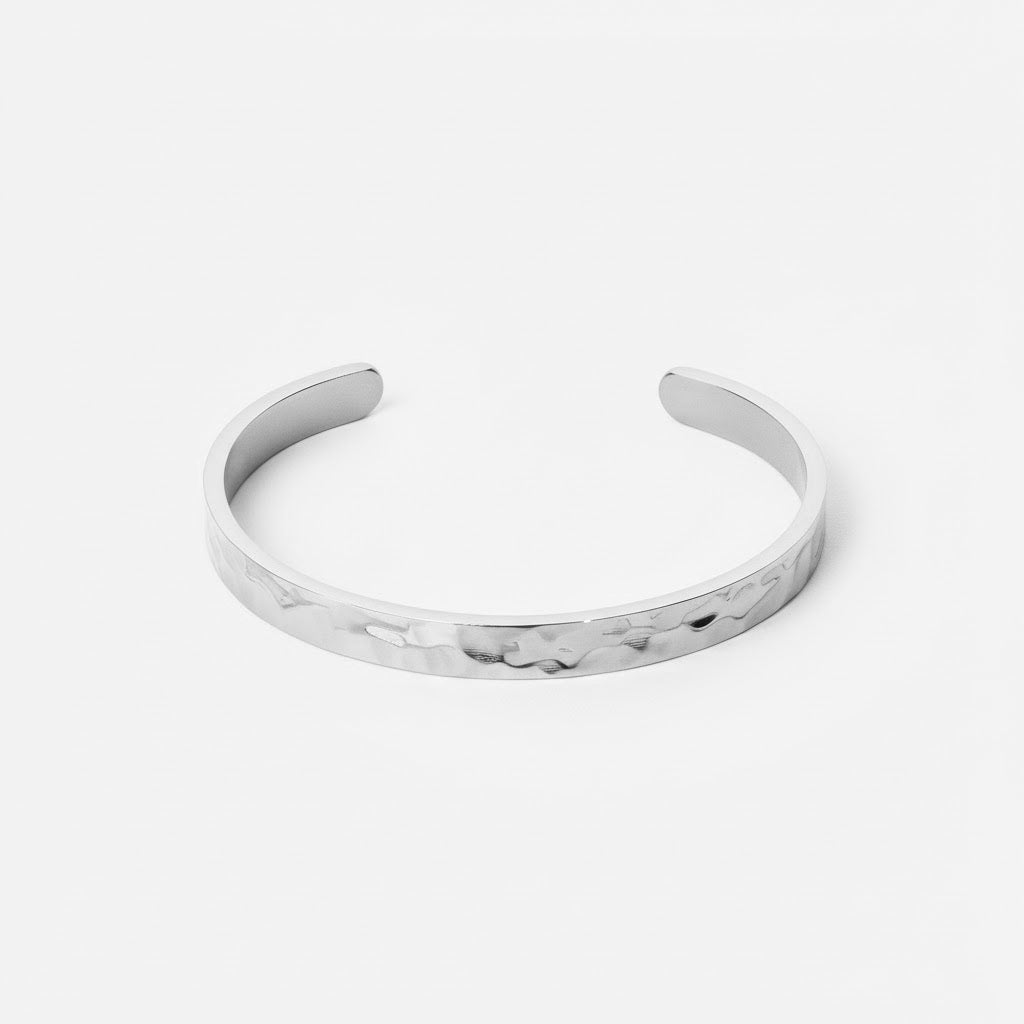 Sølvfarvet Hammered Bangle fra Josephine Nord - Udsalg!