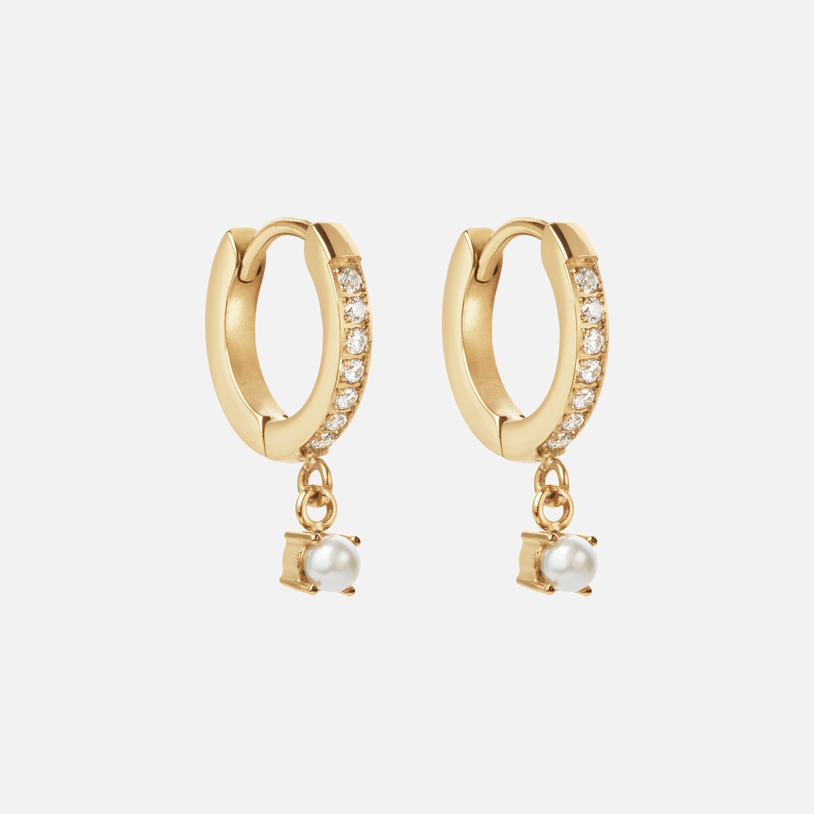 Elegant øreringe med zirkoner og perler i 18K guld