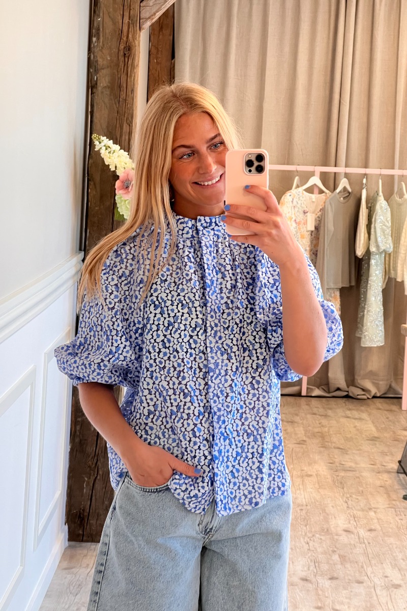 Continue – Bluse – Sia Blue Tone Lace – Udsalg på Lykke