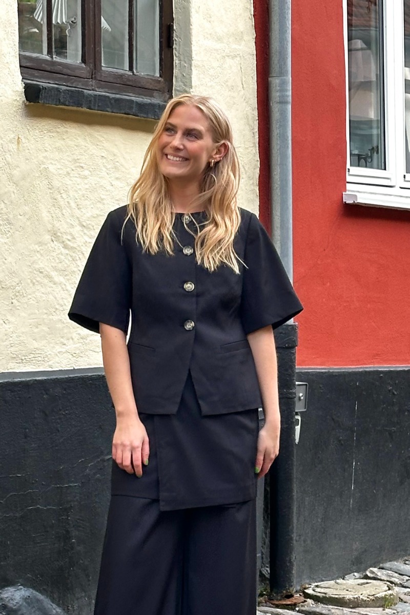 Noella - Kasundra Blazer i sort til hverdag og fest