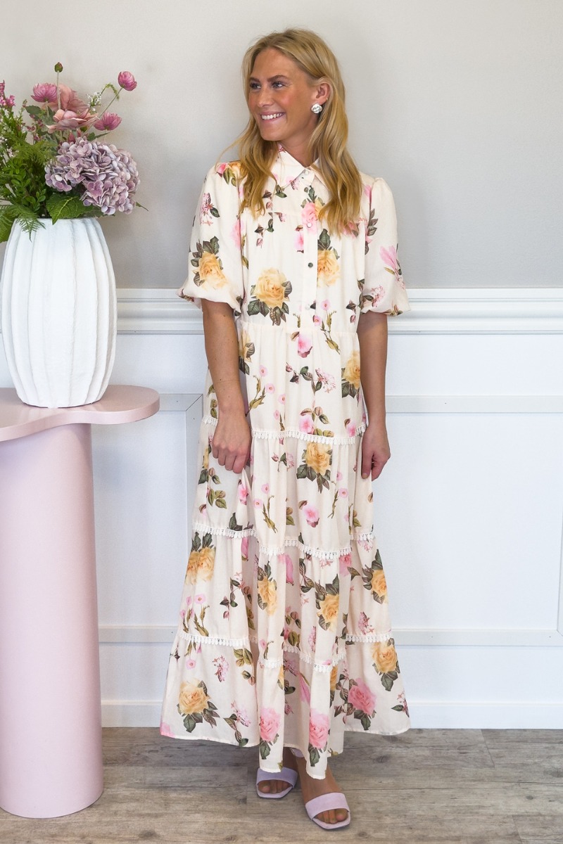 Elsket af Lykke - Kjole - Rose Dress - Gul Blomst