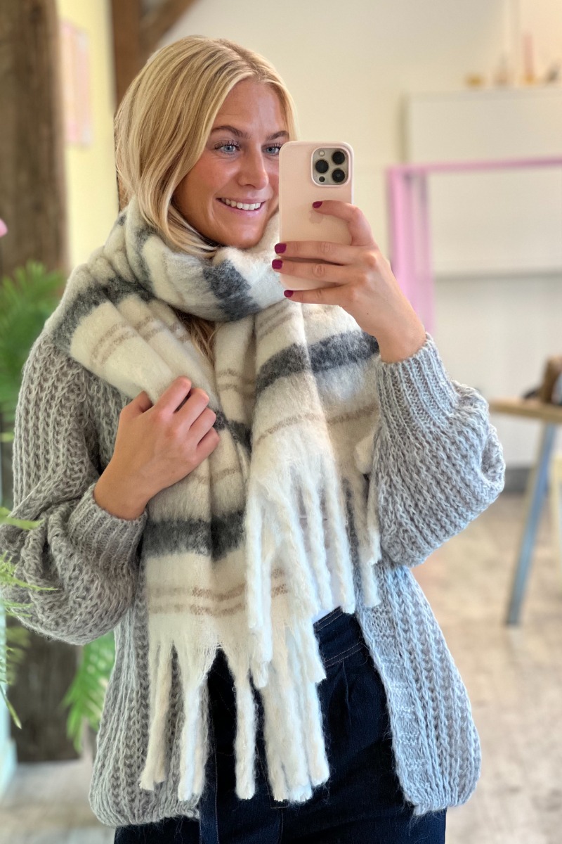 Pieces - Halstørklæde - Pc Nediva Long Scarf Bc - Cloud Dancer