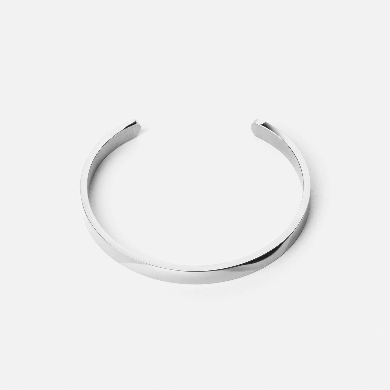 Sølvfarvet Basic Bangle 6mm fra Josephine Nord