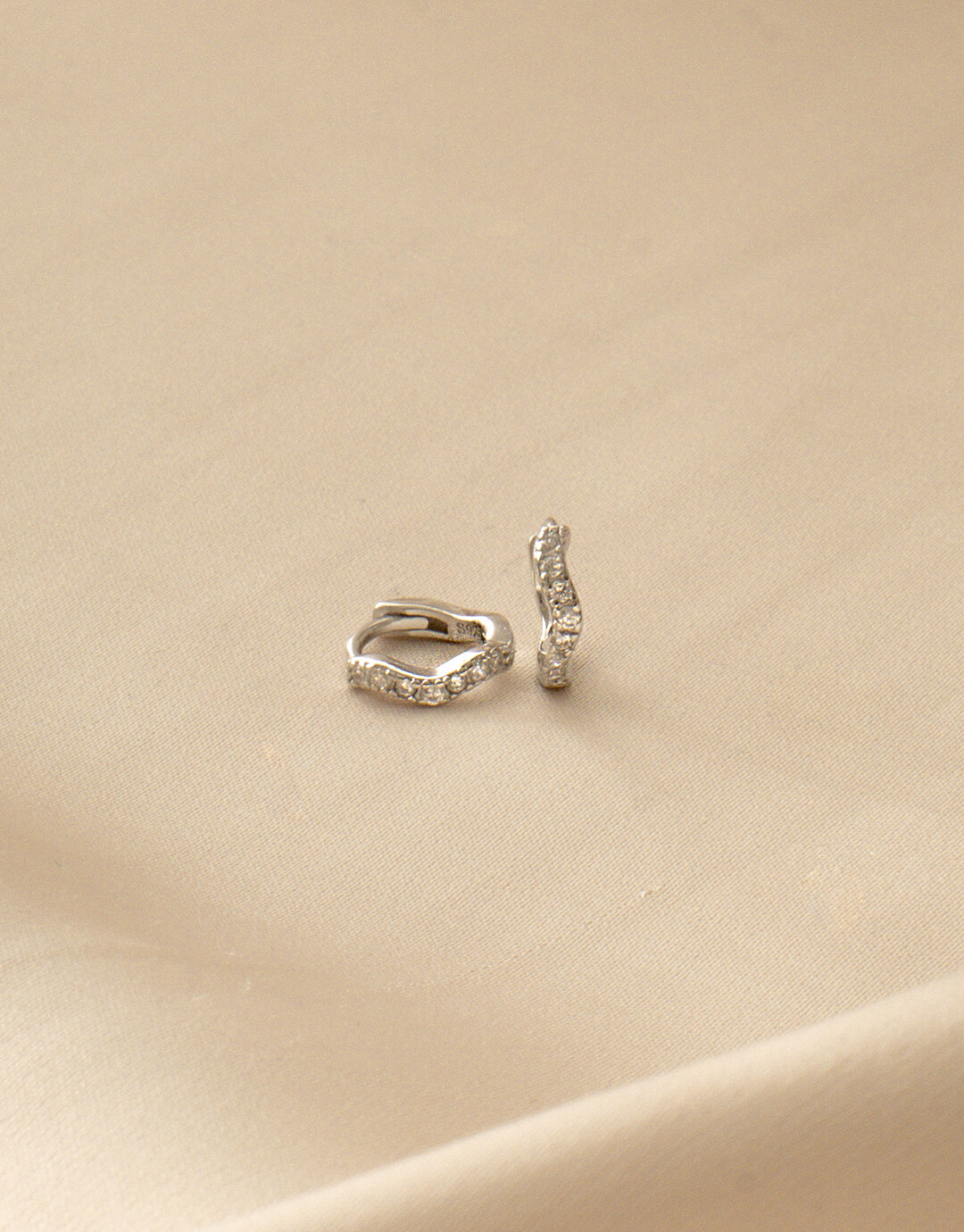 Sparkle Wave 8 Mm - Sølv Hoops