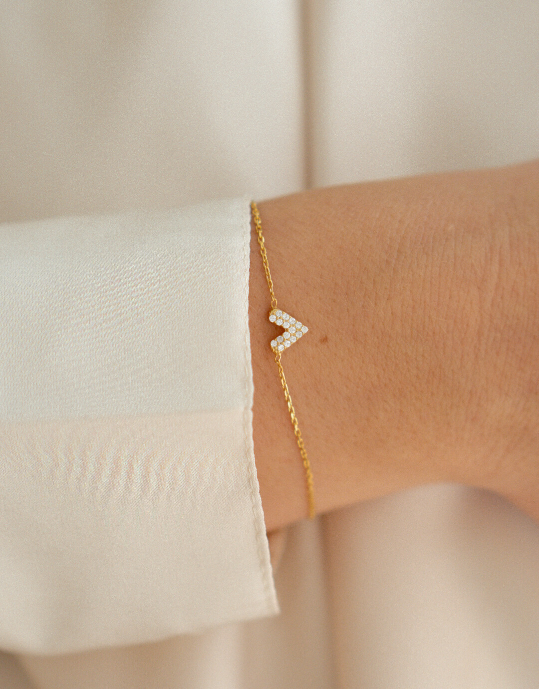 Enya - Guld Hjerte Armbånd på tilbud hos Jewel Box
