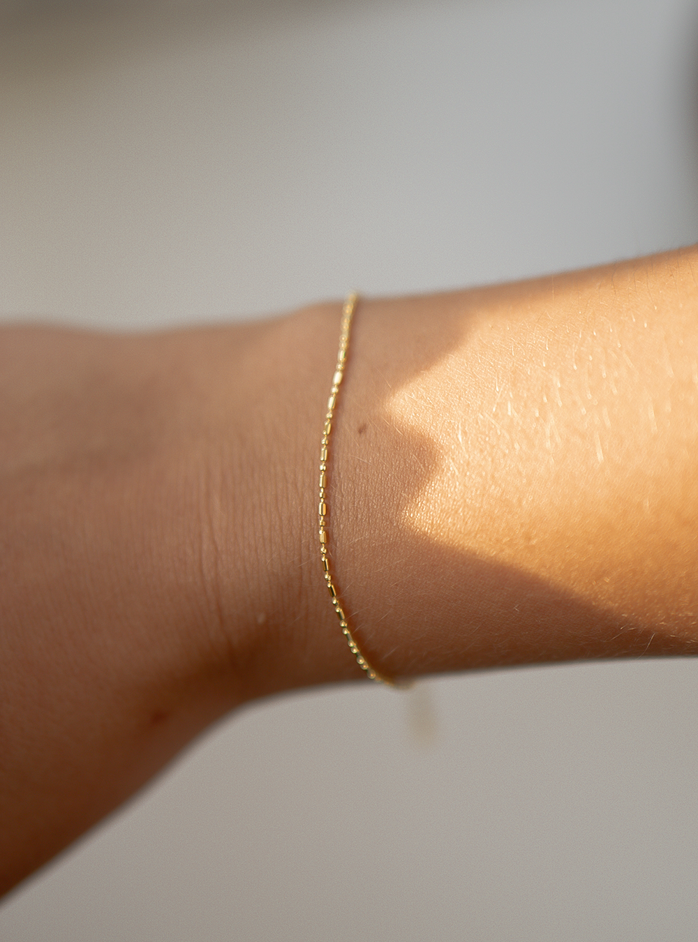 Alexa - Guld Armbånd til Black Friday Tilbud!