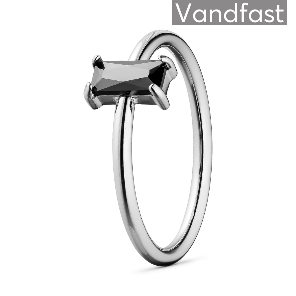 Annebrauner Deluxe Petite Sort Ring – Eksklusiv Smykkeæske