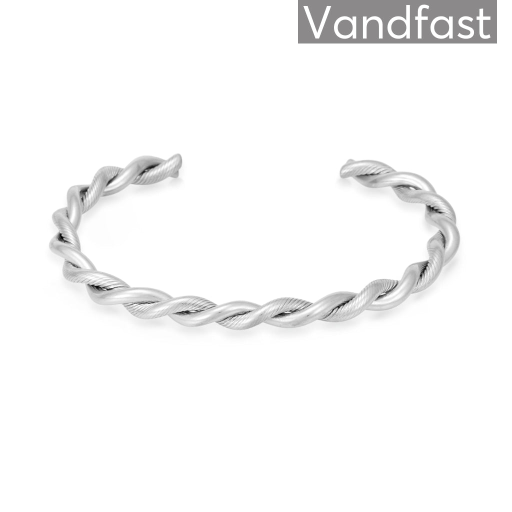 Annebrauner Twisted Armbånd i eksklusiv smykkeæske