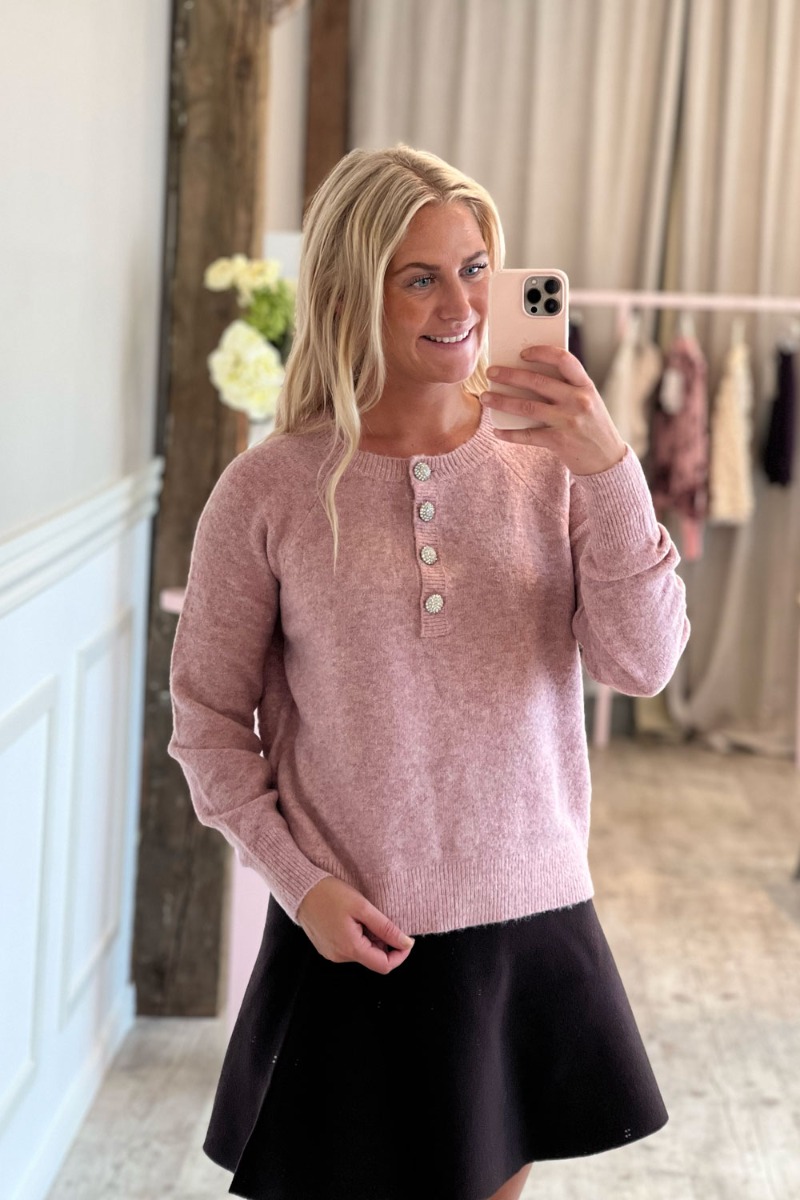 Rina Knit - Blød Strik med Knapper til Efteråret