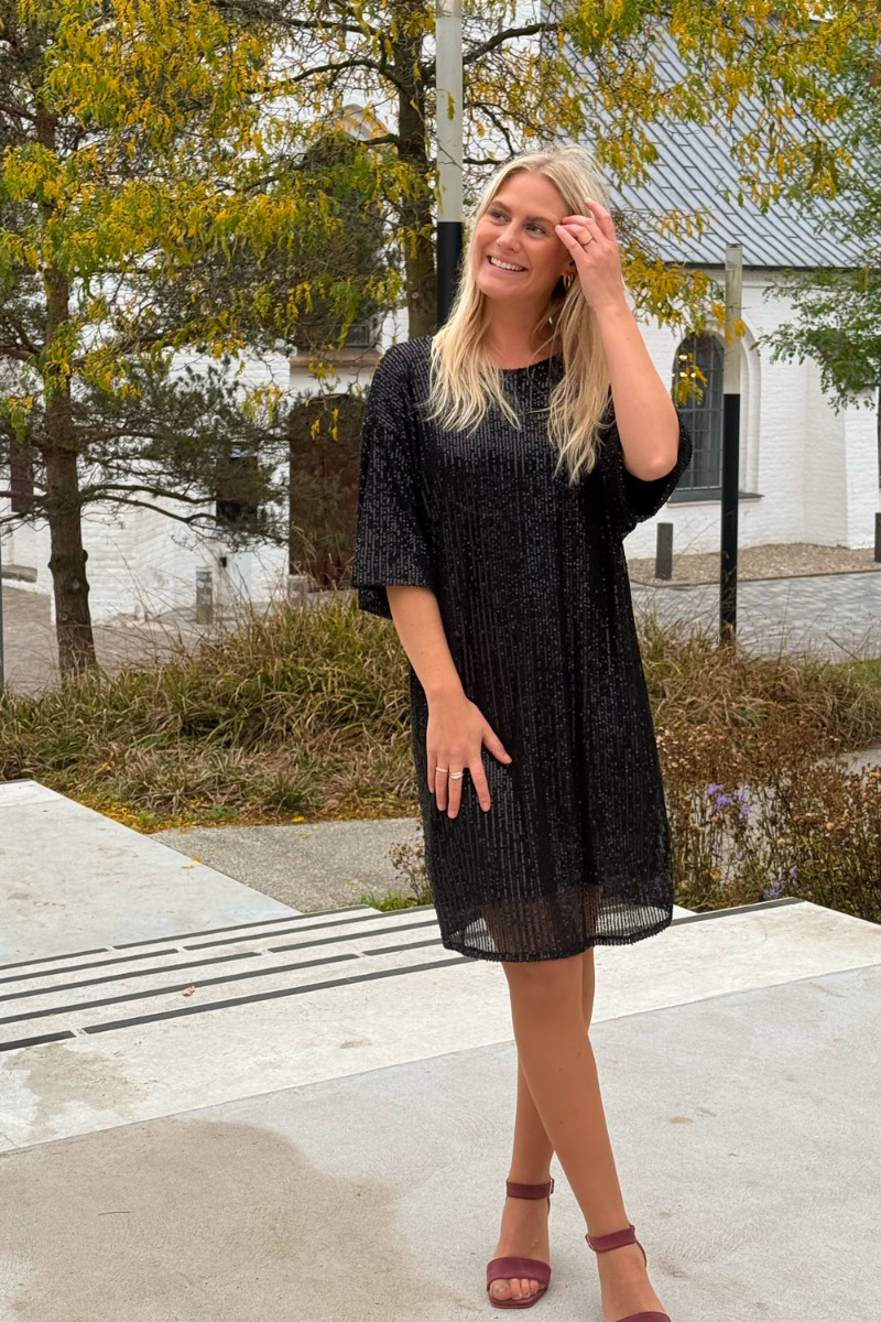 Noella - Kjole - Lorah Dress - Black Levering Uge 46