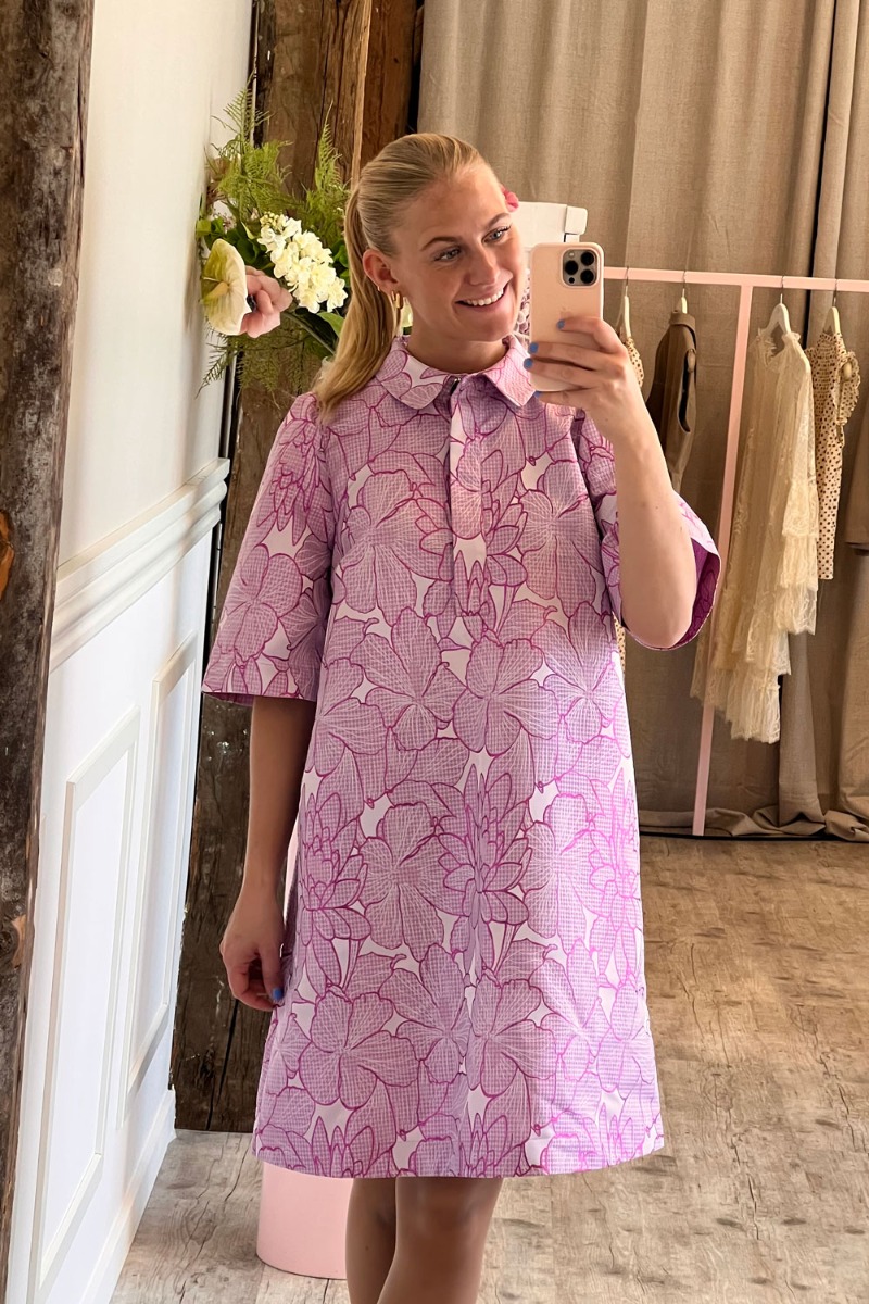 Nümph – Kjole – Nuvida Dress – Super Pink Udsalg