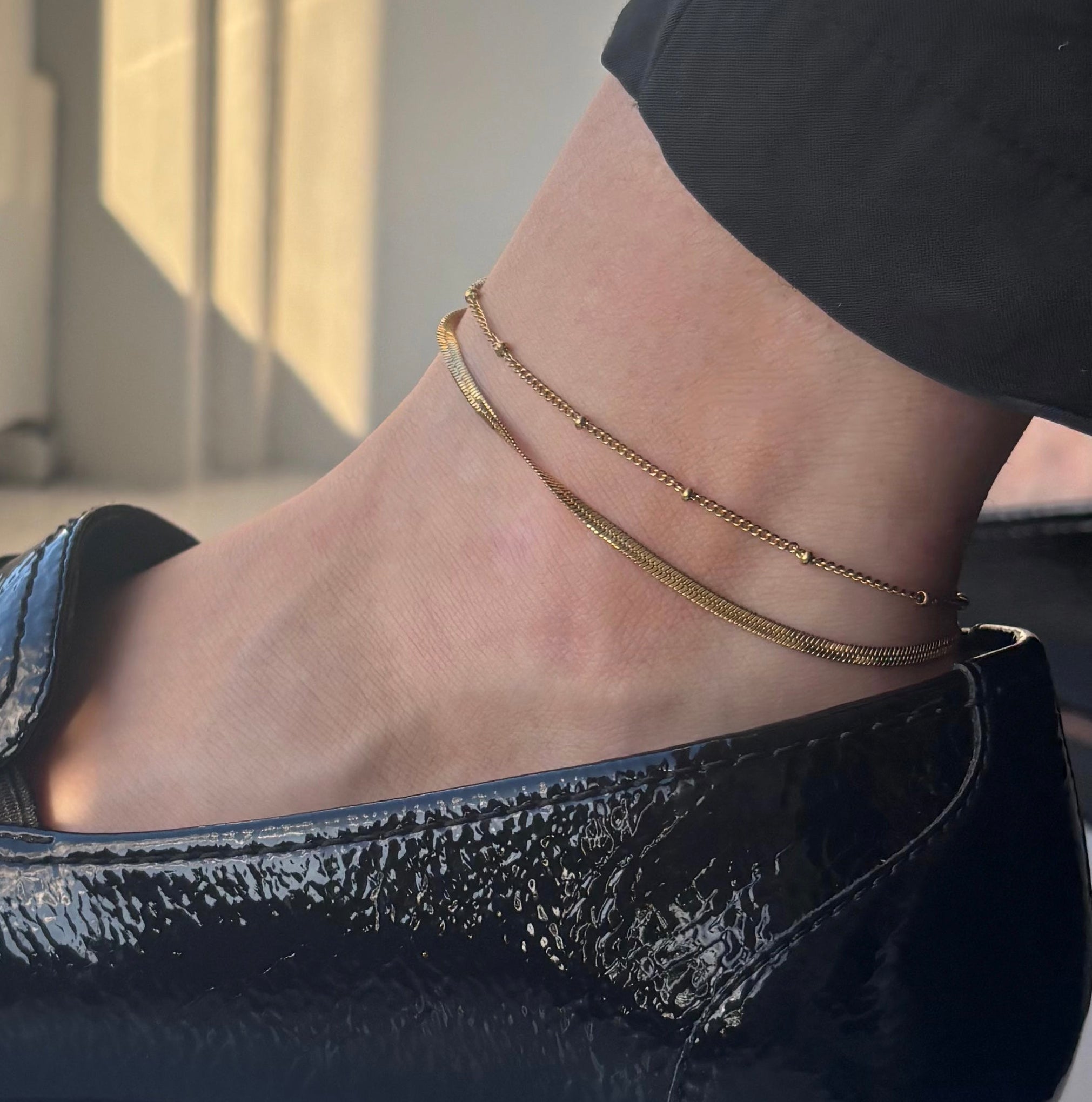 Annebrauner Snake Ball Ankelkæde 18k Guldbelagt